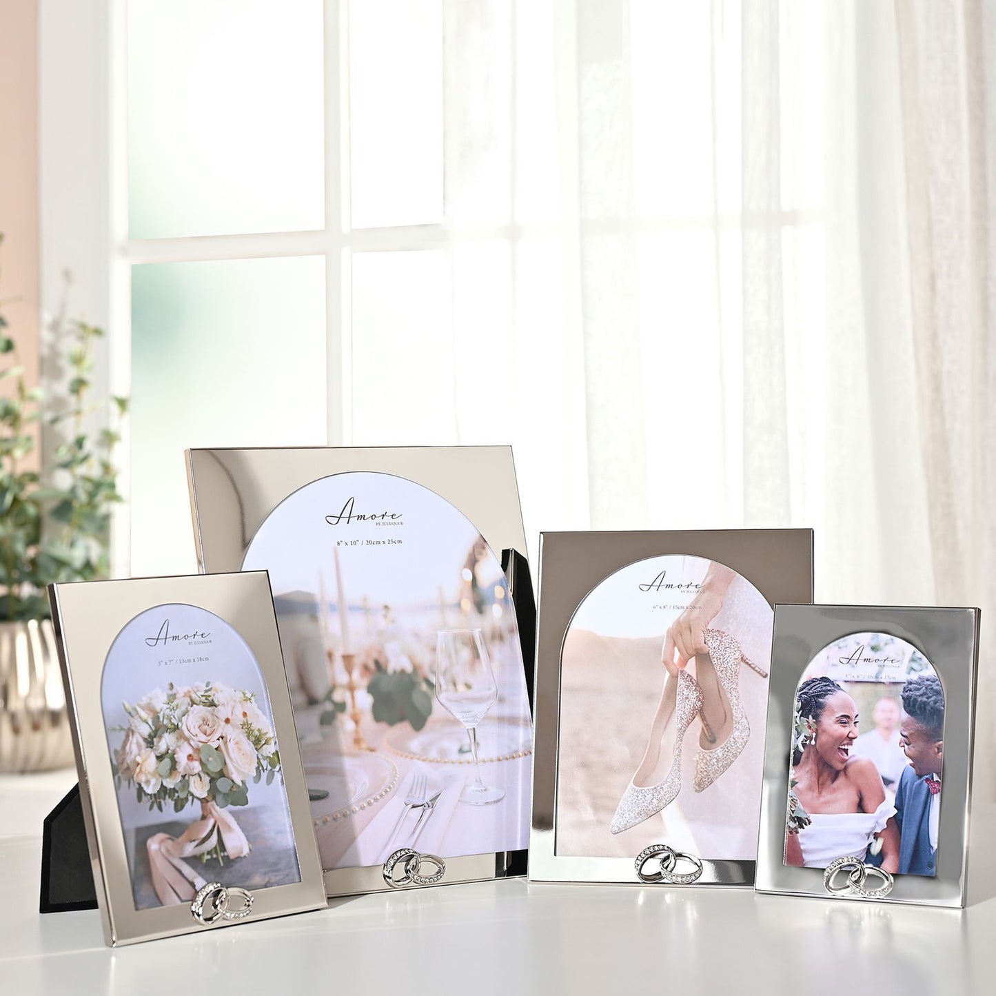Amore Arch Photo Frame With Rings 8" x 10"