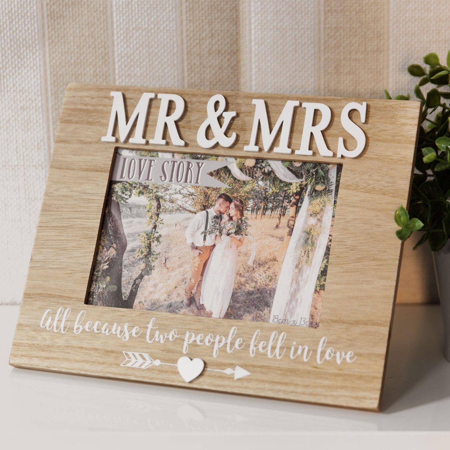 Love Story Photo Frame Mr & Mrs 7" x 5"